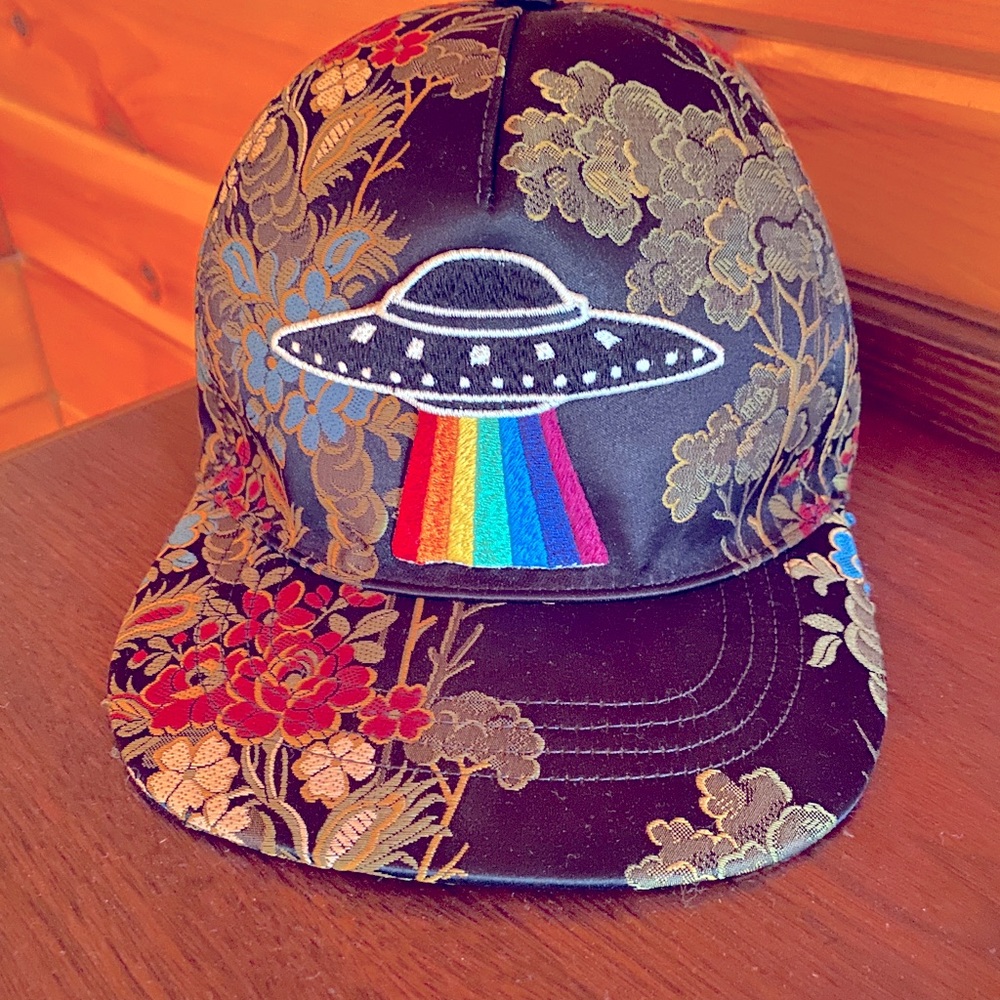 RARE GUCCI hat alien rainbow limited addition